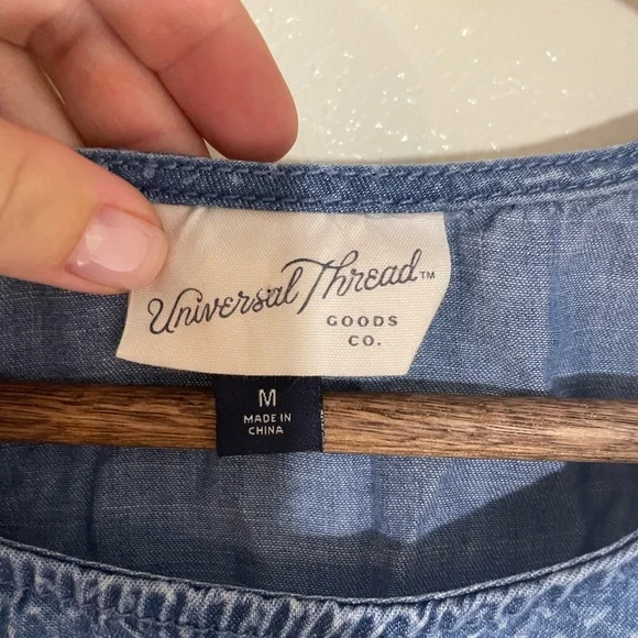 Universal Thread Blue Chambray Print Tank Top - Picture 5 of 10